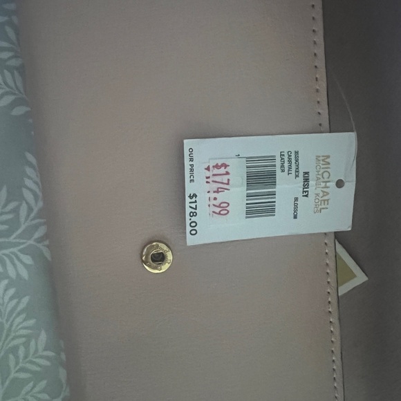 NWT Michael Kors MK Kingsley Blossom Pink Wallet Clutch Purse Leather - Picture 2 of 4